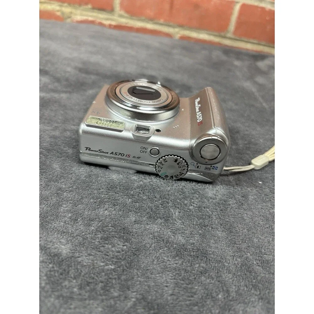 Canon PowerShot A570 IS Digital Camera 7.1MP 4x Optical Zoom For Parts/Repair